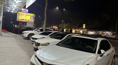 kinh-nghiem-lai-xe-o-to-duong-dai-dip-nghi-le